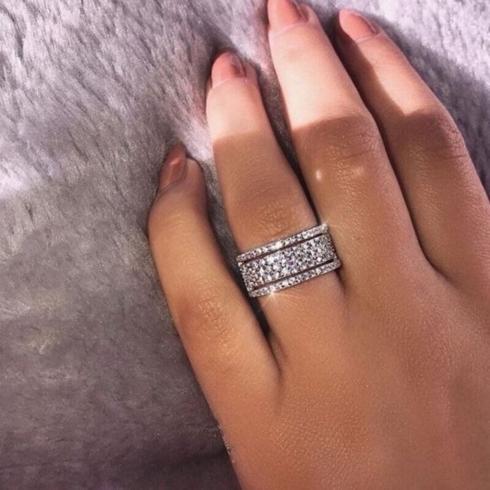 NEW White Gold Plated Ring Sparkly GORGEOUS goes with everything, Sizes 7 8 or 9 - Picture 4 of 7